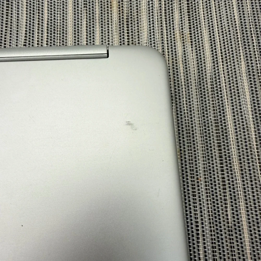 ASUS Chromebook Flip C100P 10.1in Touchscreen 2-in-1 Silver Laptop with Charger